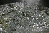 水の泡やしずく